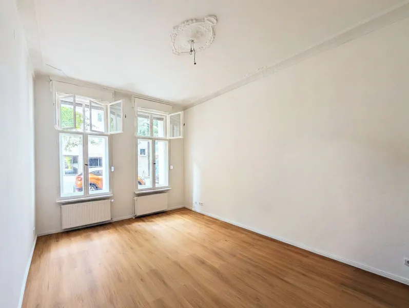 Erstbezug nach Sanierung: 3-Zimmer-Erdgeschosswohnung mit EBK in Berlin-Weißensee — photo 1